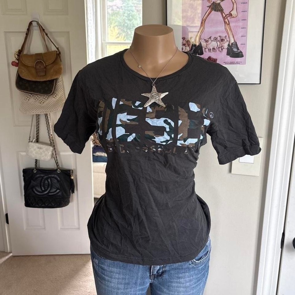 Y2K 2000s Diesel spellout camo logo graphic tee